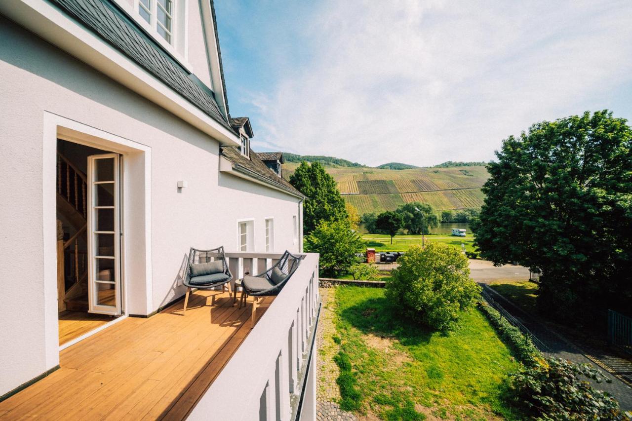 Gut Foersterlay - Exklusive Boutique Im Historischen Winzerhaus Direkt An Der Mosel * Lösnich